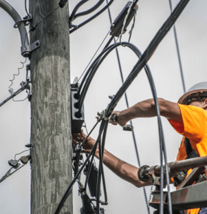 Hubbell Canada Delivers Complete ADSS Aerial Fiber Hardware System to Accelerate Broadband Deployment on Utility Poles